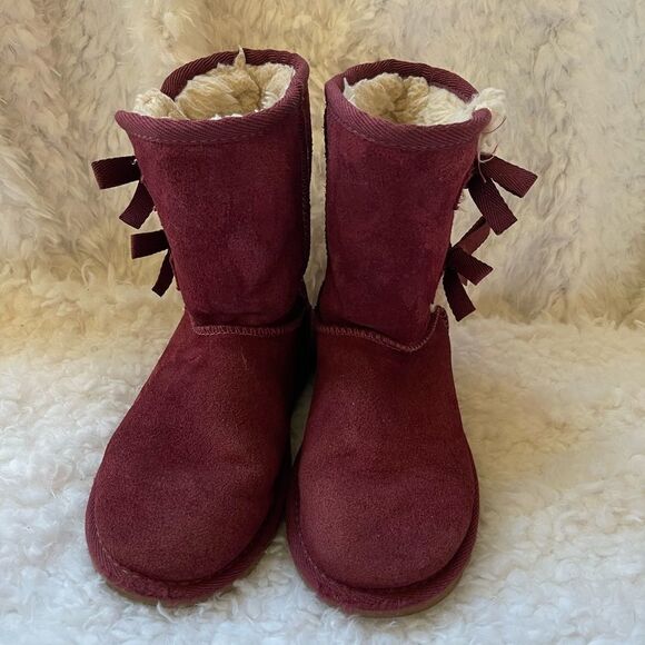 Kookaburra by Ugg Victoria  kids short burgundy boots size 2. - Picture 1 of 8